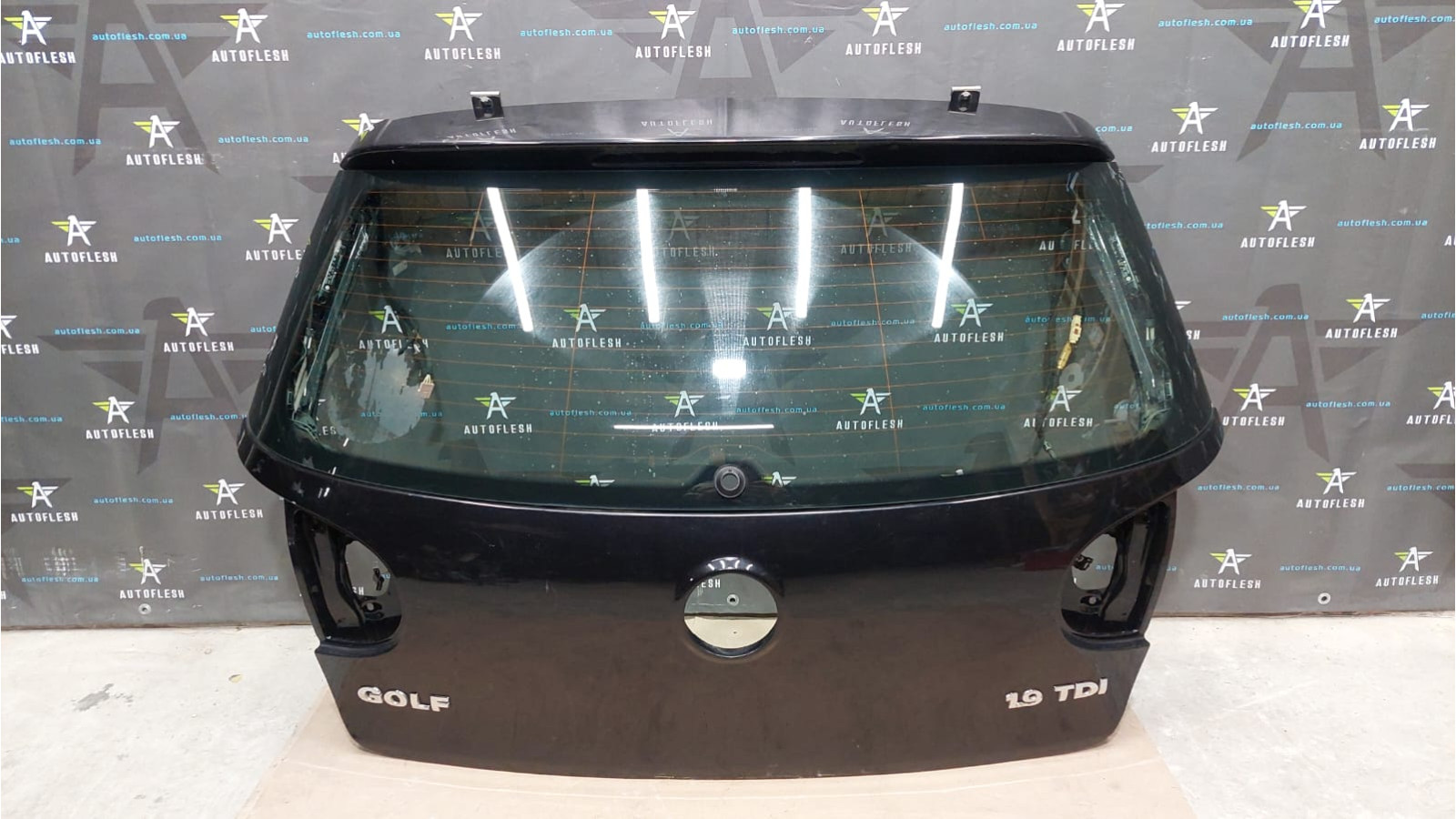 Крышка багажника 1K6827025H, 1K6845051K Volkswagen Golf 5 гольф 5 хэтчбек бу